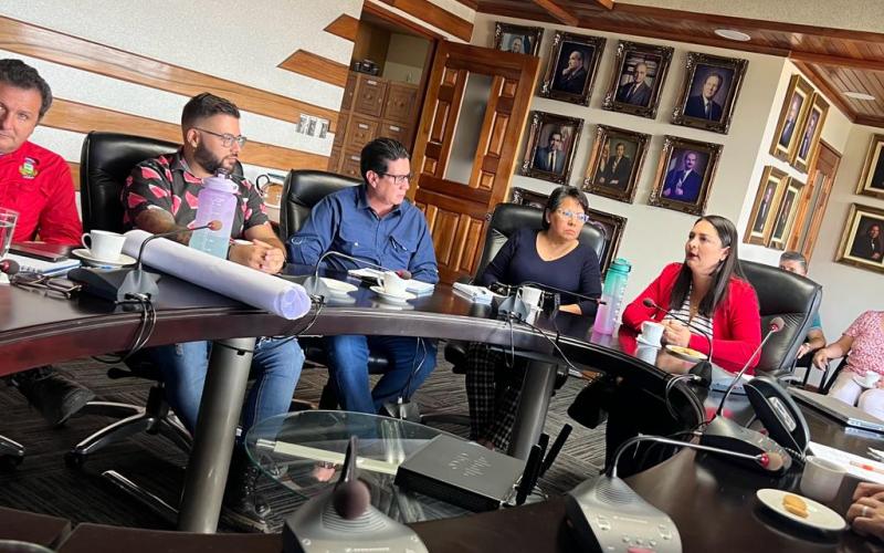 Reunión en el IFAM 